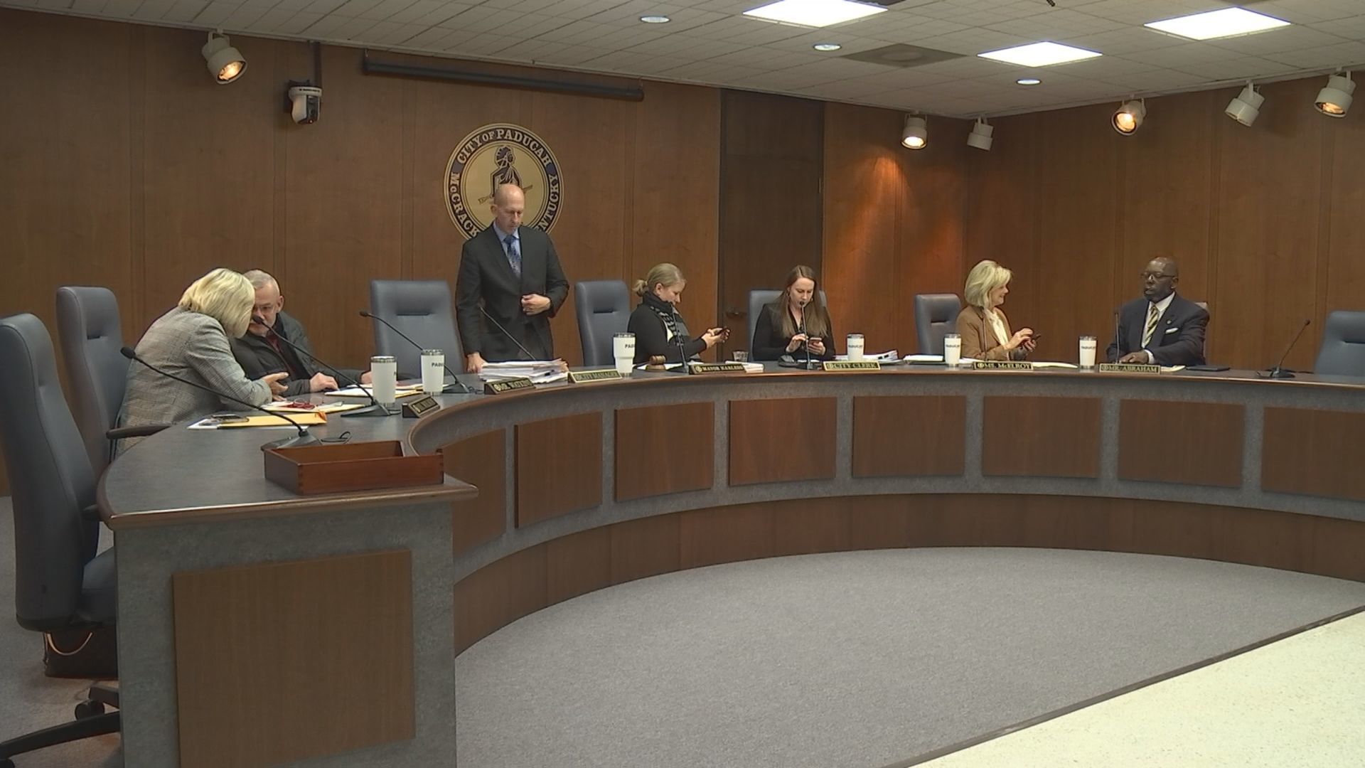 city commision meeting1.jpg